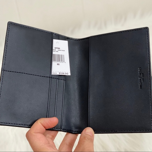 MK PASSPORT HOLDER - Picture 3 of 5